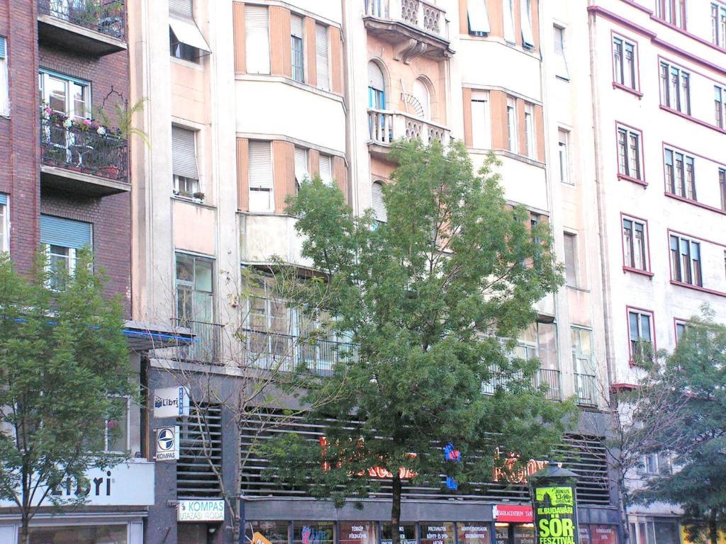Sleepover City Center Guestrooms Budapest Room photo
